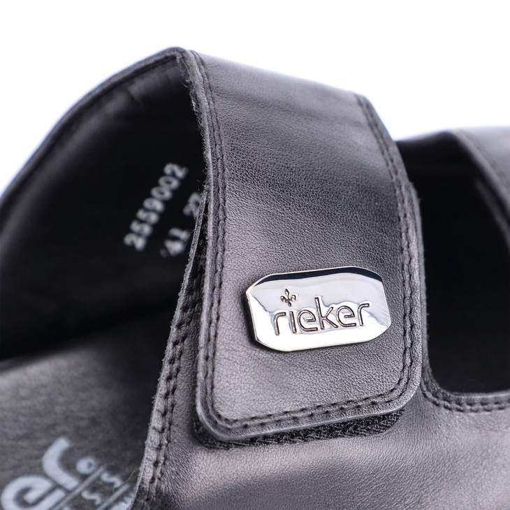 detail Pánske šľapky RIEKER 25590-02 čierna W1