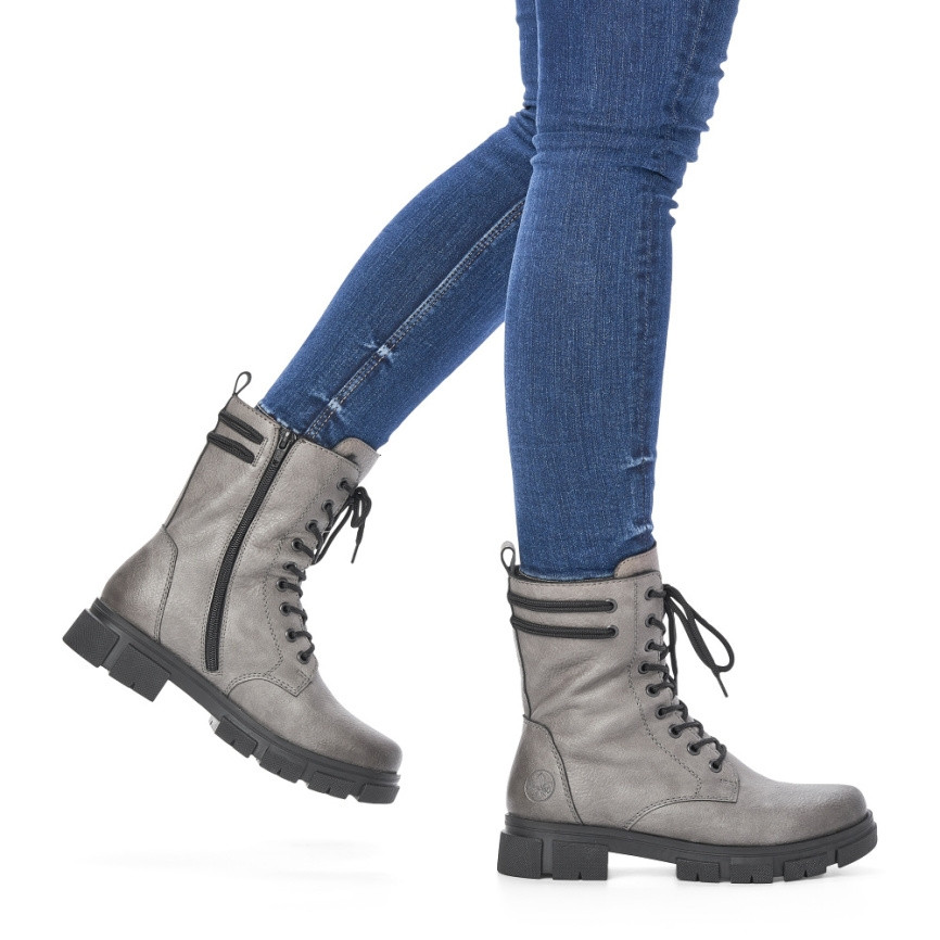detail Dámská kotníková obuv RIEKER Y7117-40 šedá W4