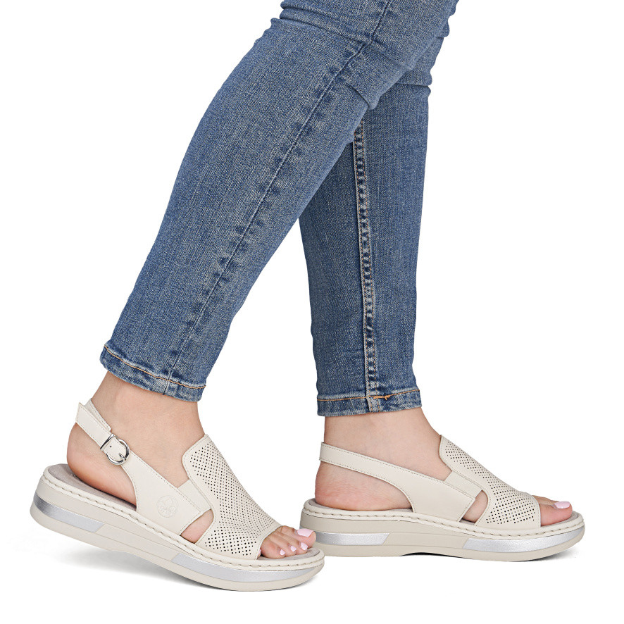 detail Dámské sandály RIEKER V5951-60 béžová S6