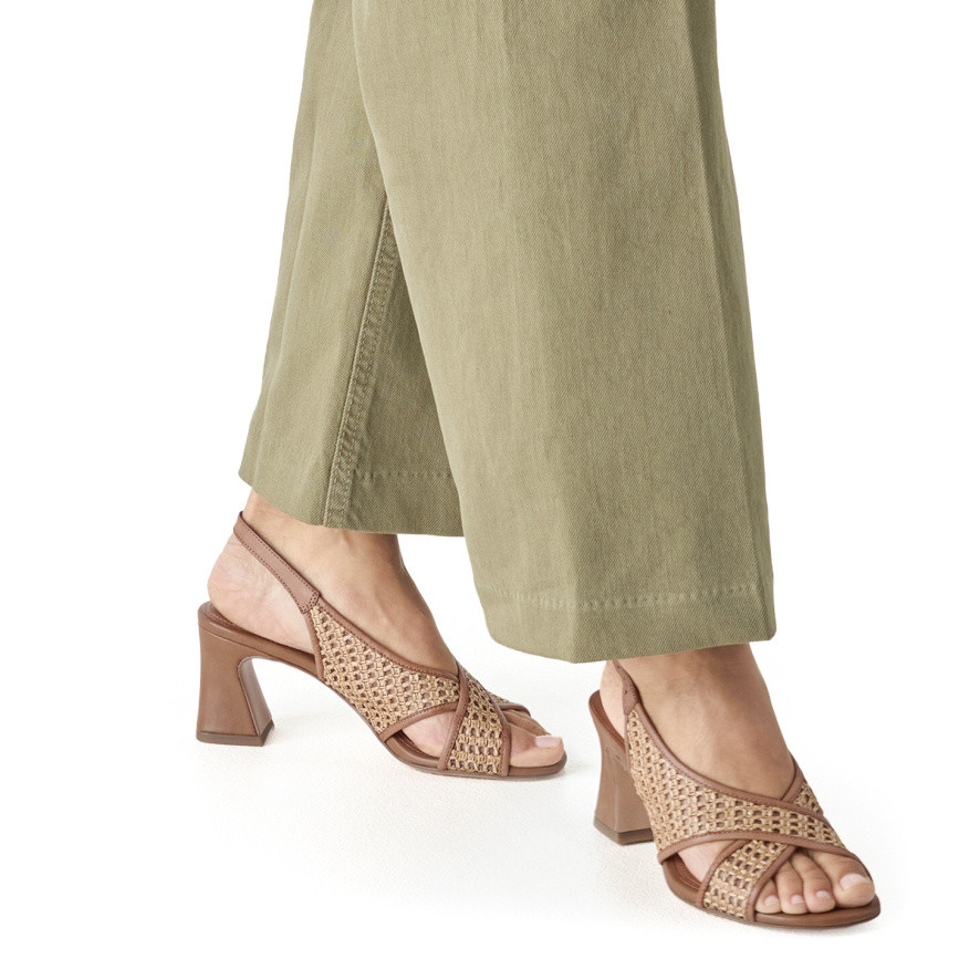 detail Dámské sandály TAMARIS 28315-46-392 černá S6