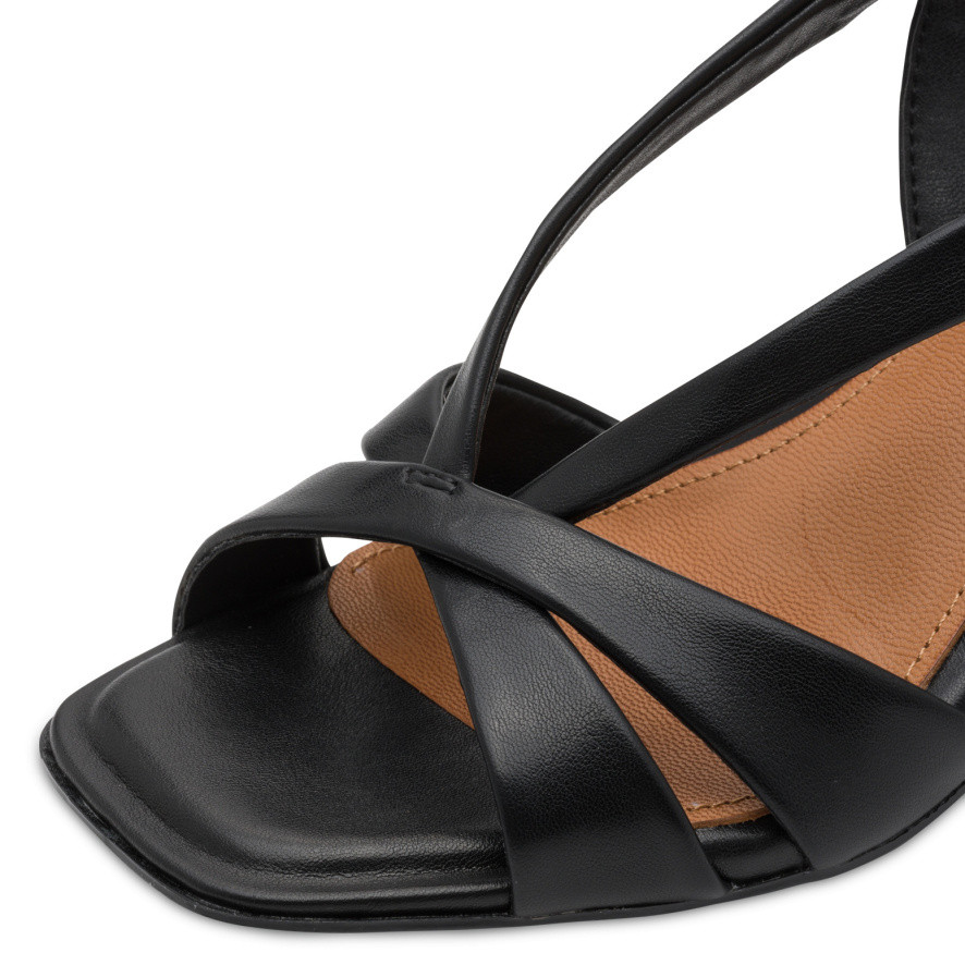 detail Dámské sandály TAMARIS 28339-46-020 černá S6